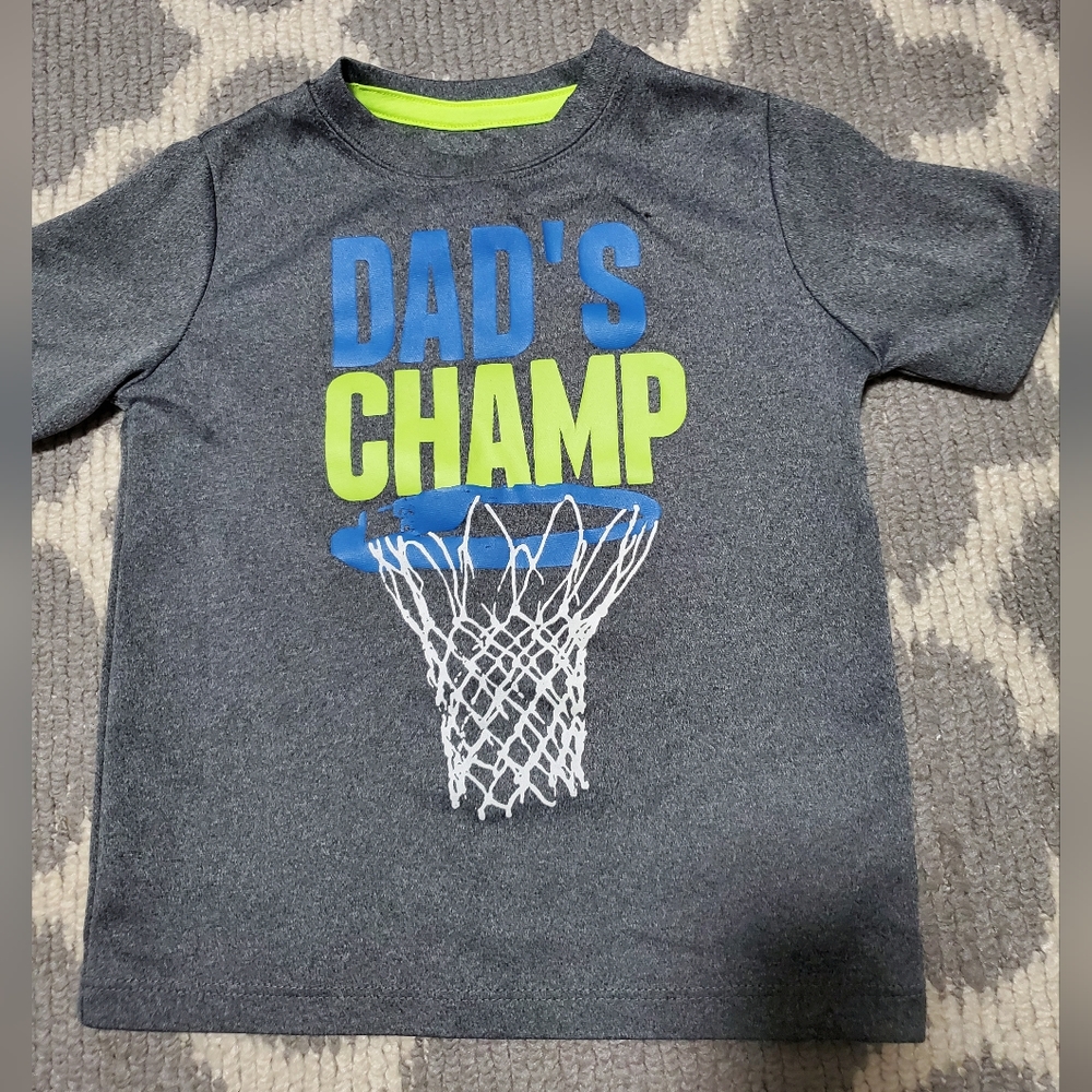🥳 3/$16 OshKosh T-shirt - 4T